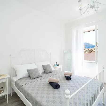 Swan - Old Town * Дубровник