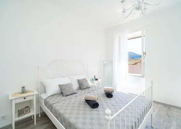 Swan - Old Town * Dubrovnik