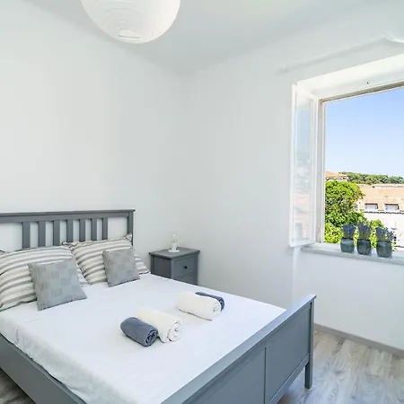 Swan - Old Town Apartman *