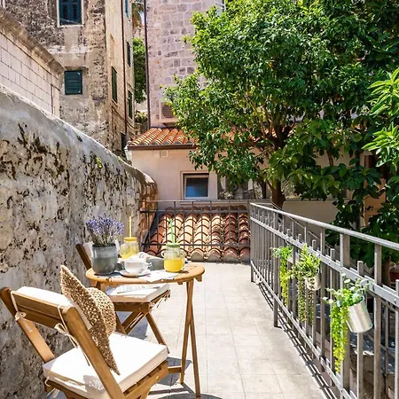 Swan - Old Town Apartman *